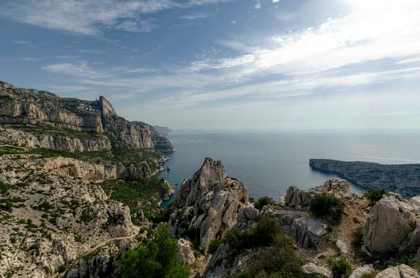 Parc national des Calanques avec vu sur la mer
